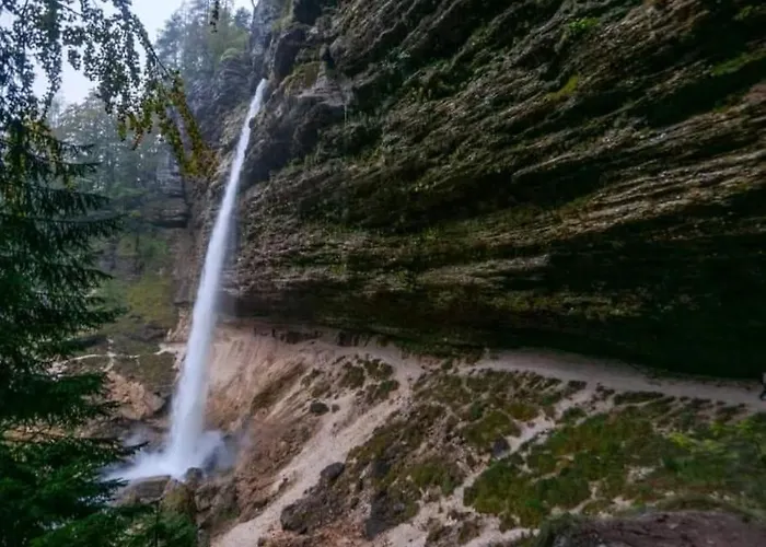 A In The Alps For Hiking, Cycling, Skiing بيت للعطل